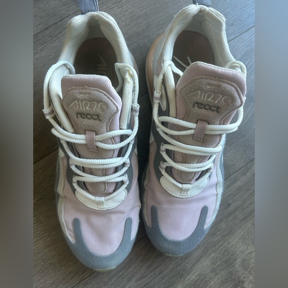 Nike Air Max 270 React - Picture 2 of 8